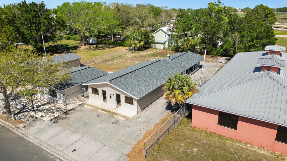 More Photos Of 648 S Commerce Ave, Sebring Freestanding For Sale