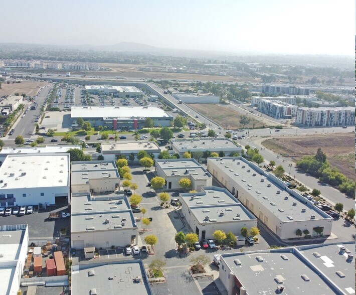 More Photos Of 41543 Cherry St, Murrieta Unknown For Lease