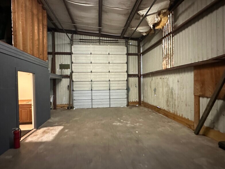 More Photos Of 10202 Mula Cir, Stafford Warehouse For Lease