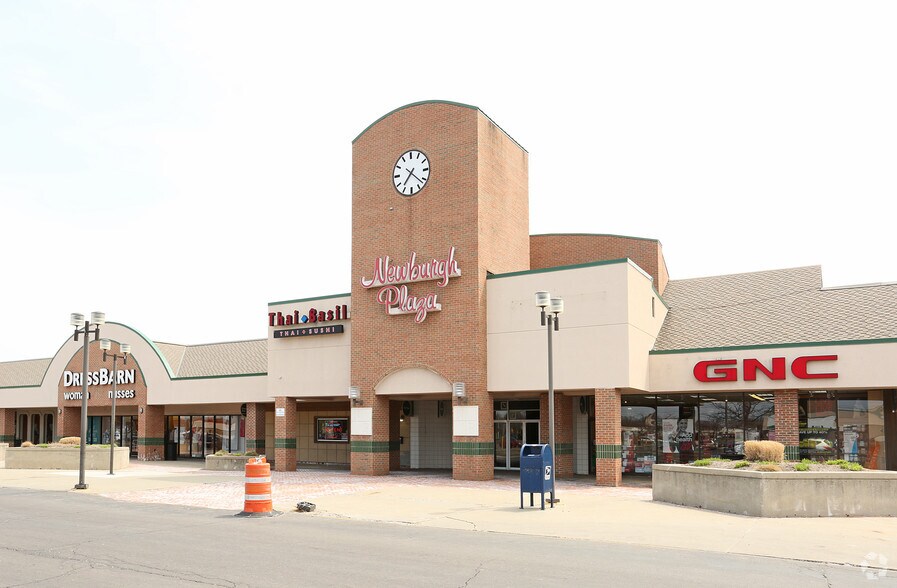 More Photos Of 37083-37399 6 Mile Rd, Livonia Unknown For Lease