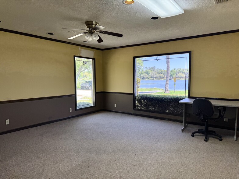 More Photos Of 151 SE Lakeshore Dr, Madison Medical For Sale