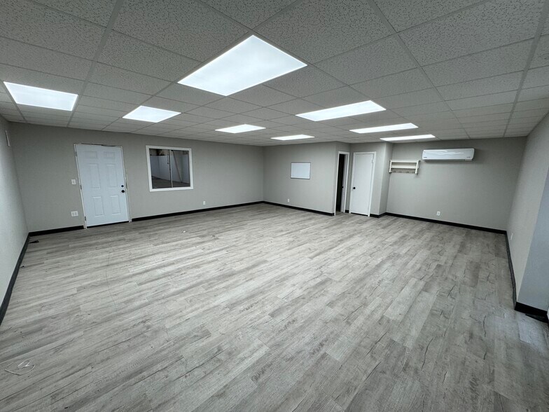 More Photos Of 6547 E Skelly Dr, Tulsa Unknown For Lease