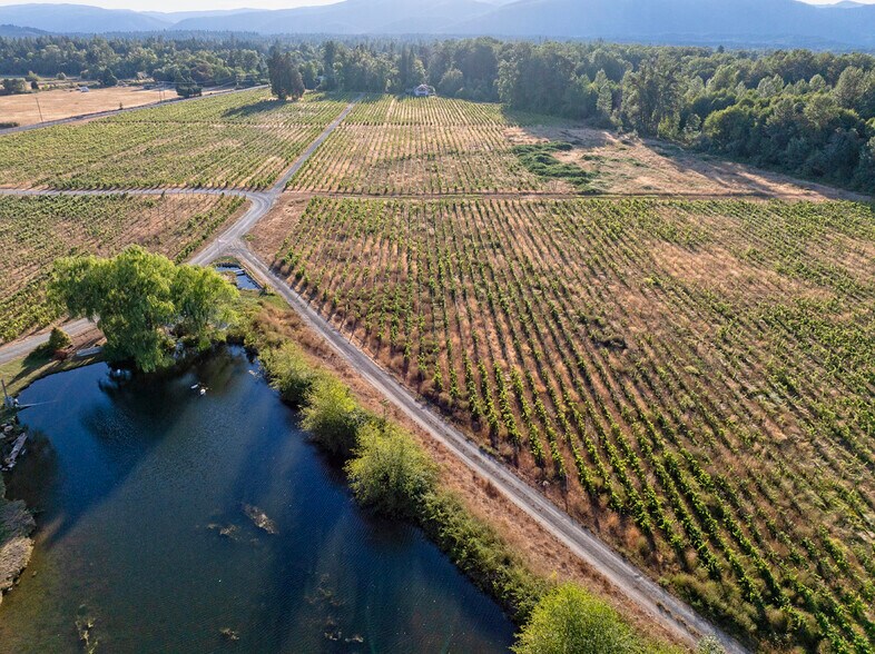 More Photos Of 3900 Holland Rd loop, Cave Junction Winery Vineyard For Sale