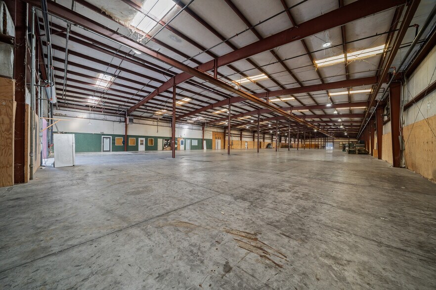 More Photos Of 1056 NE 16th St, Ocala Industrial For Sale
