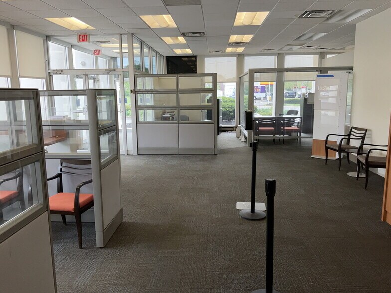 More Photos Of 721 E Dixie Dr, Dayton Bank For Lease
