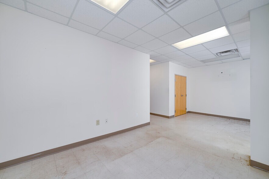 More Photos Of 4611 Ivey Dr, Macon-Bibb Office For Lease