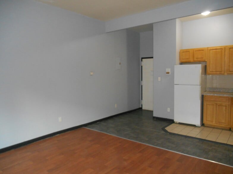 More Photos Of 358 Grove St, Jersey City Storefront Retail Residential For Lease