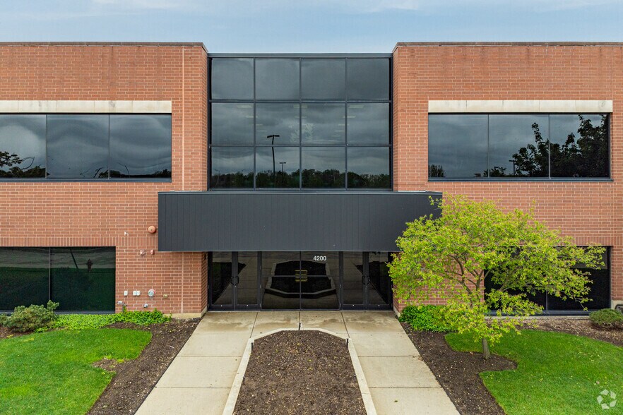 More Photos Of 4200 Cantera Dr, Warrenville Office For Sale