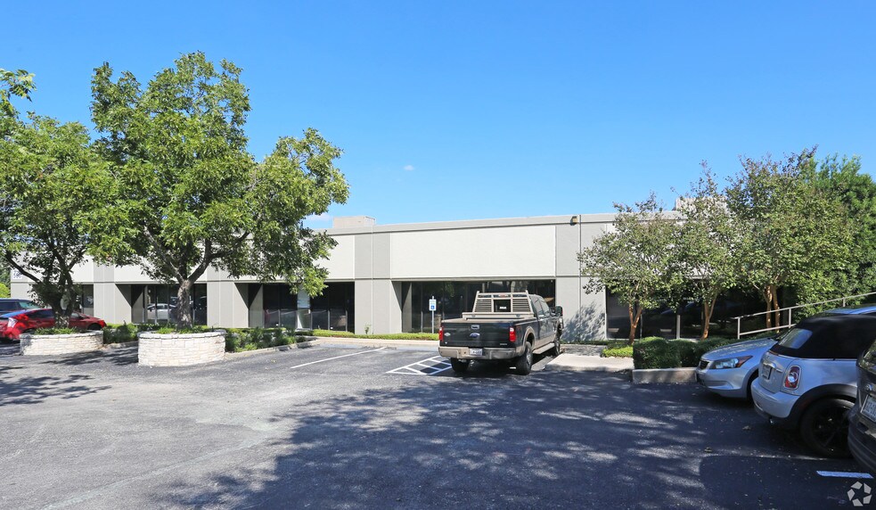 More Photos Of 506 E Ramsey Rd, San Antonio Unknown For Lease