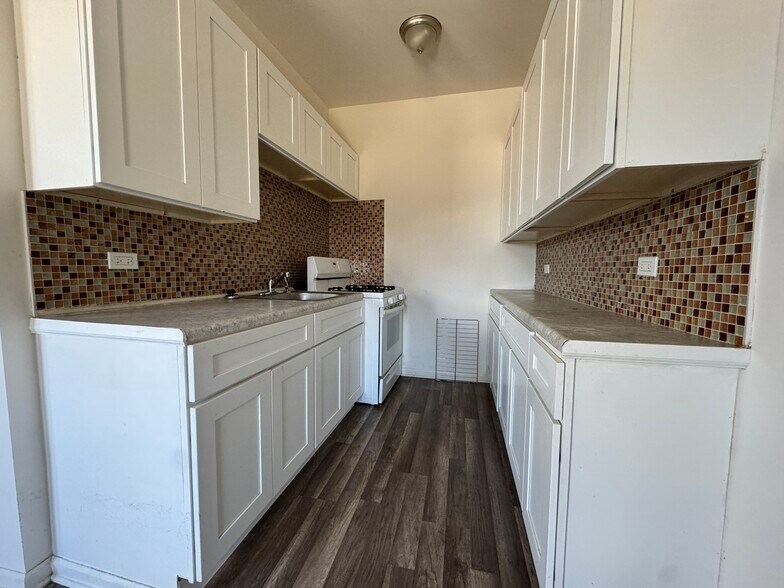 More Photos Of 8000 S Ashland Ave, Chicago Apartments For Sale