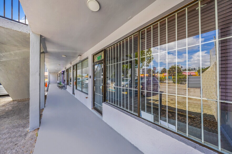 More Photos Of 752-776 W Flagler St, Miami Storefront Retail Office For Lease