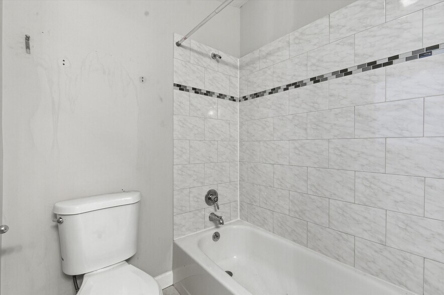 More Photos Of 4140 N Western Ave, Chicago Multifamily For Sale
