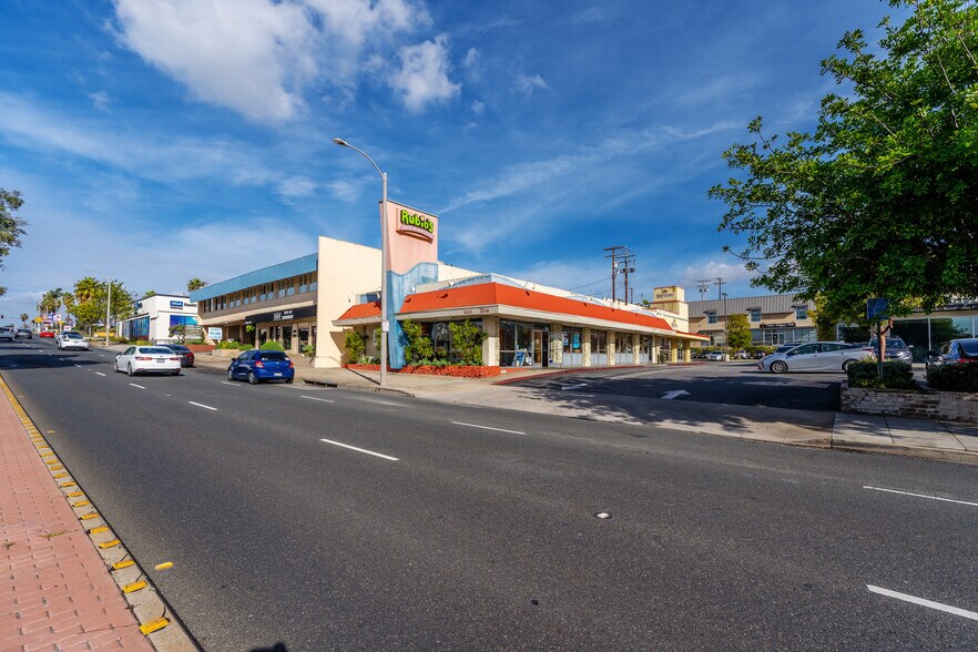 More Photos Of 2000-2008 N Sepulveda Blvd, Manhattan Beach Freestanding For Lease