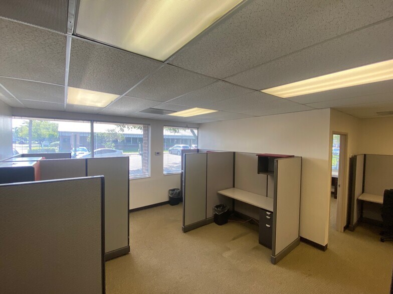 More Photos Of 10006 N Dale Mabry Hwy, Tampa Office For Lease