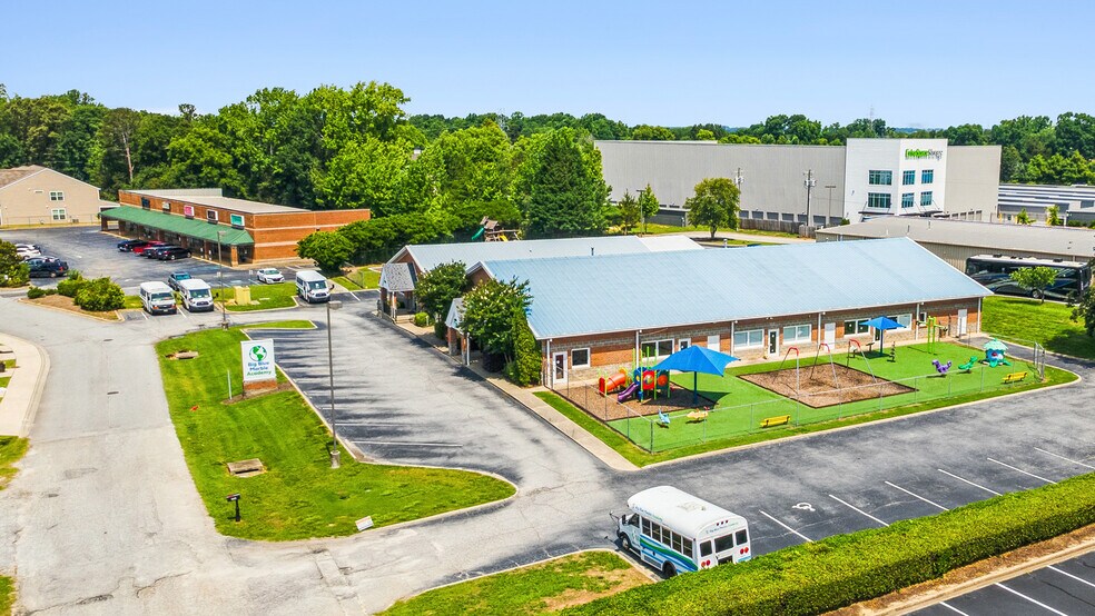 More Photos Of 678 Fairview Rd, Simpsonville Daycare Center For Sale