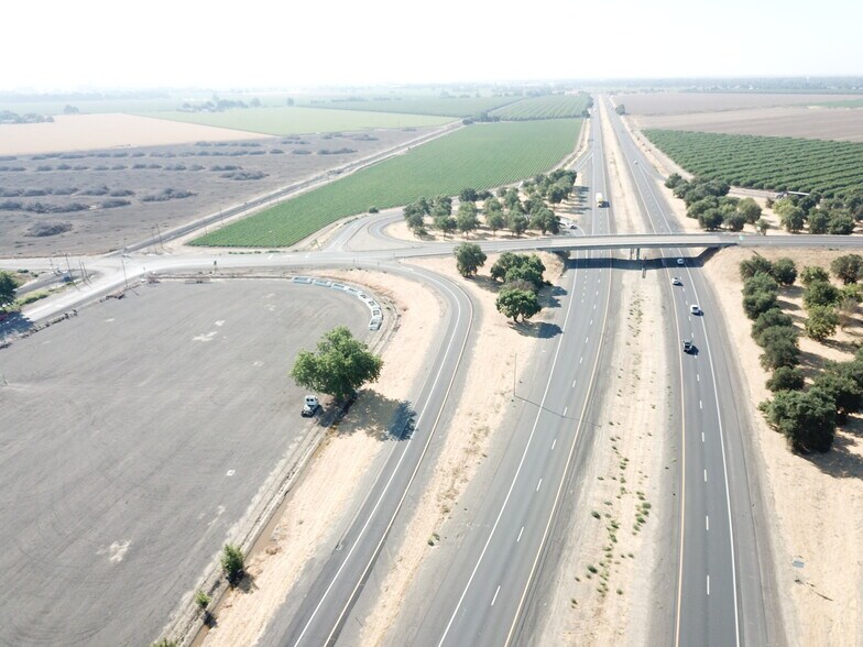 More Photos Of R2E Freeway Drive, Woodland Land For Lease