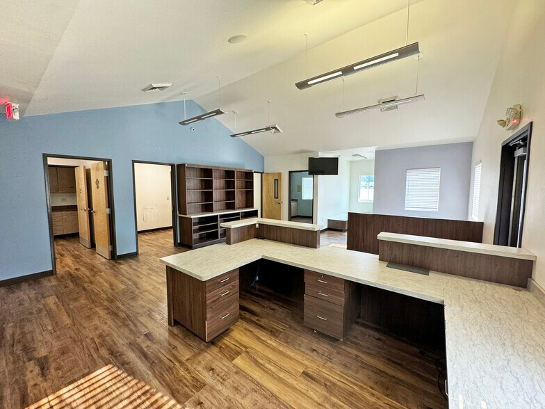 More Photos Of 6224 W State St, Boise Veterinarian Kennel For Sale