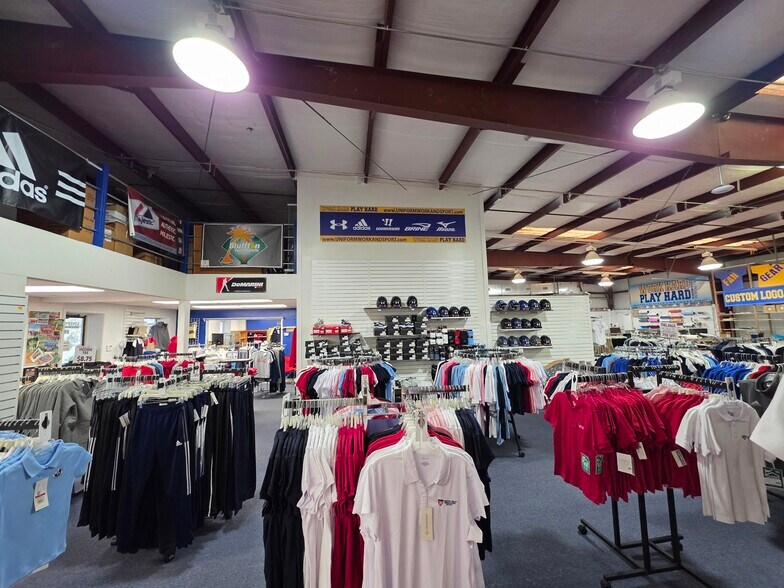 More Photos Of 29 Hunter Rd, Hilton Head Island Warehouse For Lease