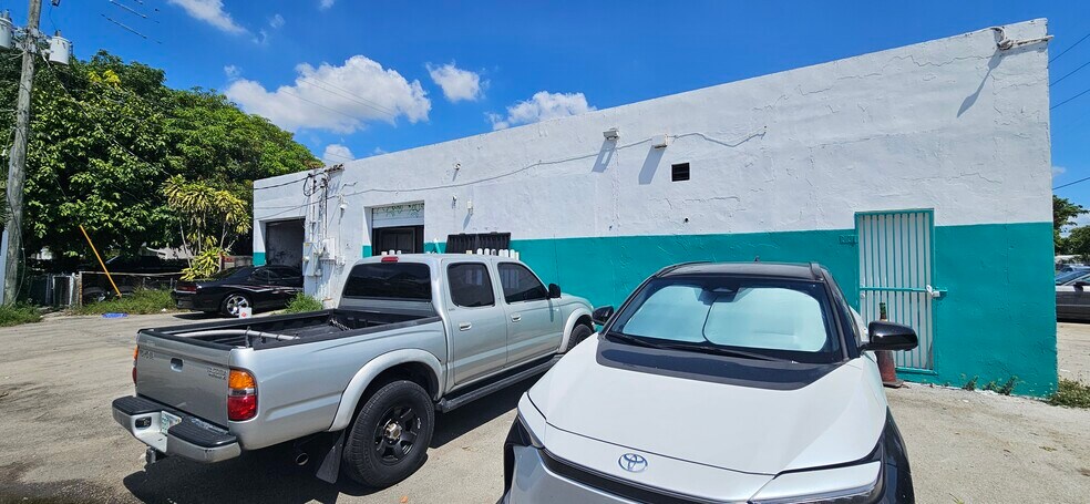More Photos Of 1346 S Dixie Hwy, Hollywood Warehouse For Sale