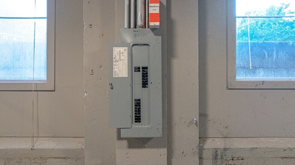More Photos Of 25 Brook St, Shelton Manufacturing For Lease