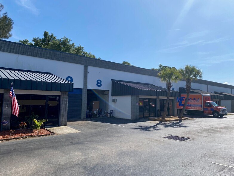 More Photos Of 700 S John Rodes Blvd, Melbourne Warehouse For Sale