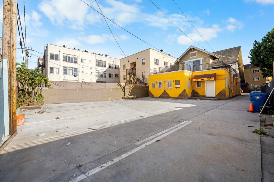 More Photos Of 2823 W 8th St, Los Angeles Office For Lease