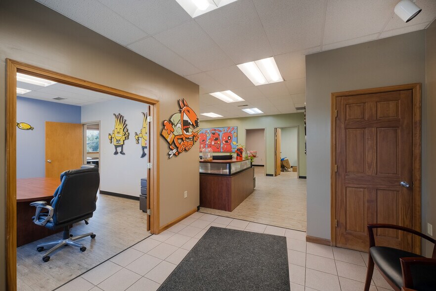 More Photos Of 5237 Commerce Cir, Indianapolis Warehouse For Sale
