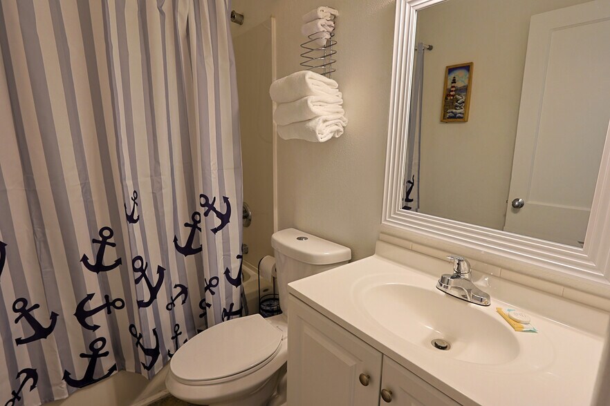 More Photos Of 754 SW Coast Hwy, Newport Hotel For Sale