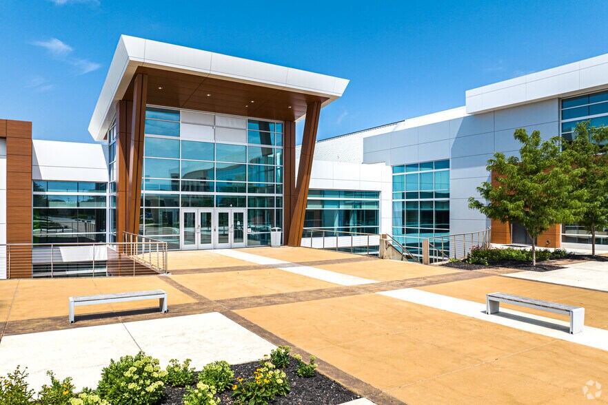 More Photos Of 6800 W 115th St, Overland Park Coworking Space