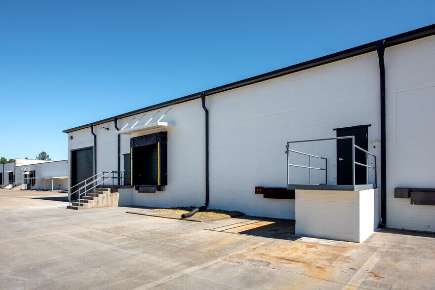 More Photos Of 1700 Overhead Bridge Rd NE, Cleveland Warehouse For Sale