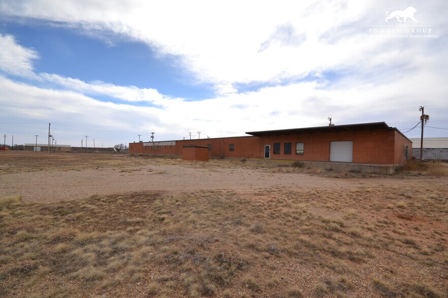 More Photos Of 1111 N Avenue S, Lubbock Warehouse For Sale