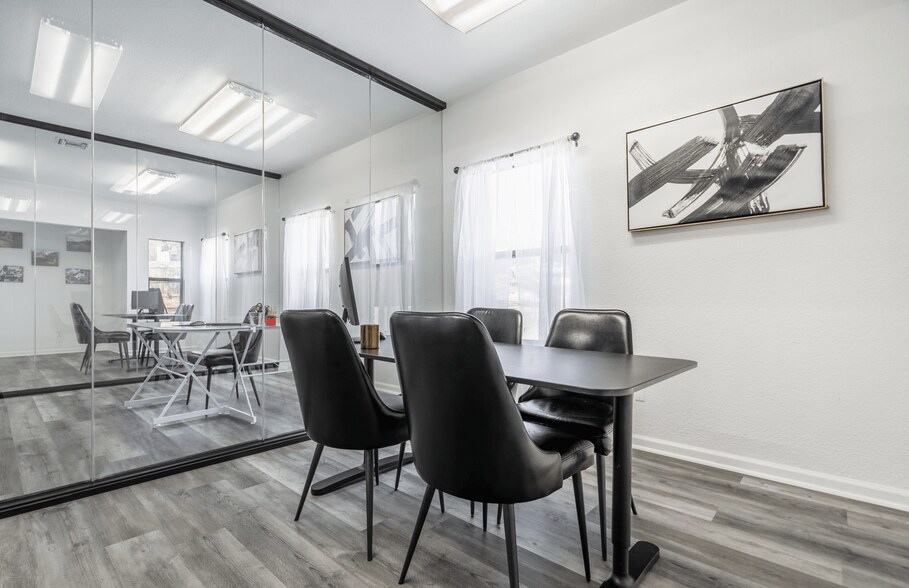 More Photos Of 5415 Lost Ln, San Antonio Medical For Sale