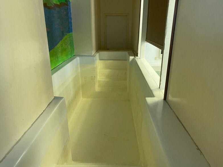 More Photos Of 203 Henderson St, Richlands Flex For Sale