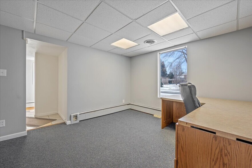 More Photos Of 1919 Morrie Ave, Cheyenne Office For Sale