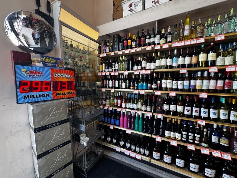 More Photos Of 733 Middle Country Rd, Selden General Retail For Sale