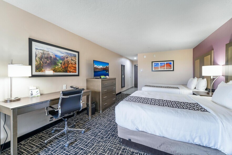 More Photos Of 465 S 100 E, Kanab Hospitality For Sale