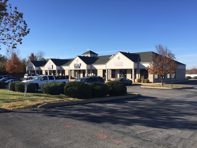 More Photos Of 2031-2043 S Old Highway 94, Saint Charles Storefront Retail Office For Lease