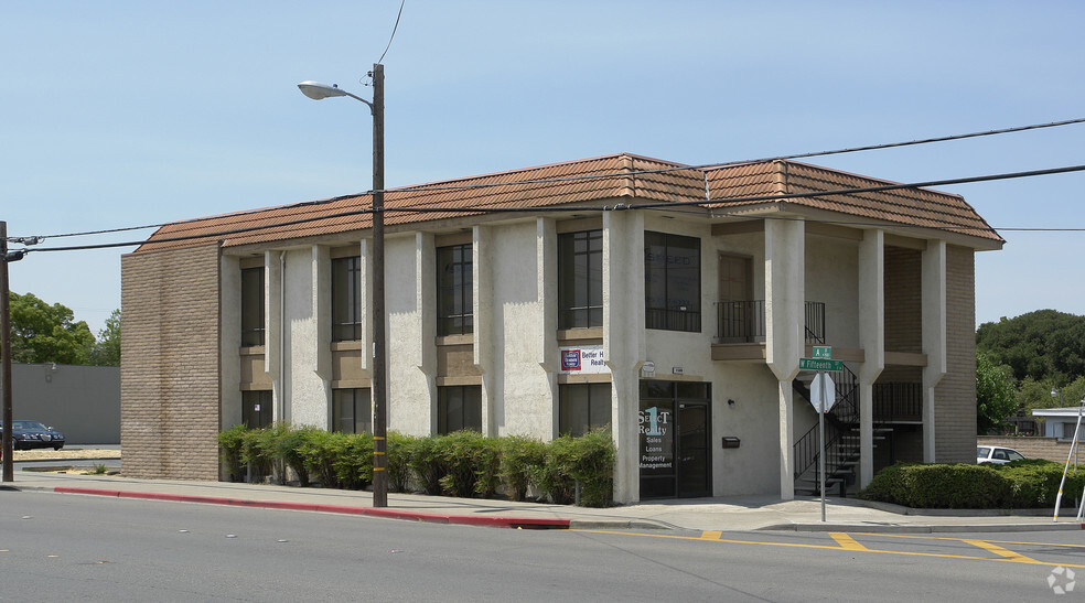 Primary Photo Of 1500 A St, Antioch Medical For Sale