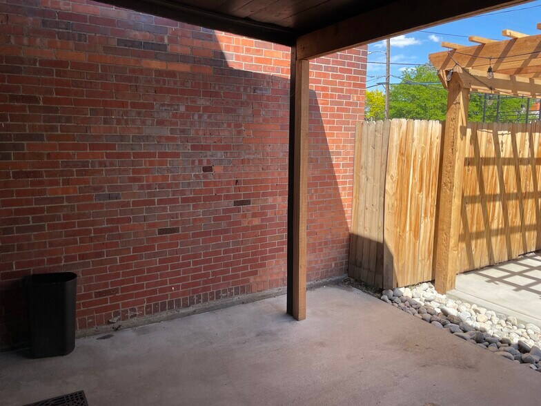 More Photos Of 2852 Welton St, Denver Office For Lease