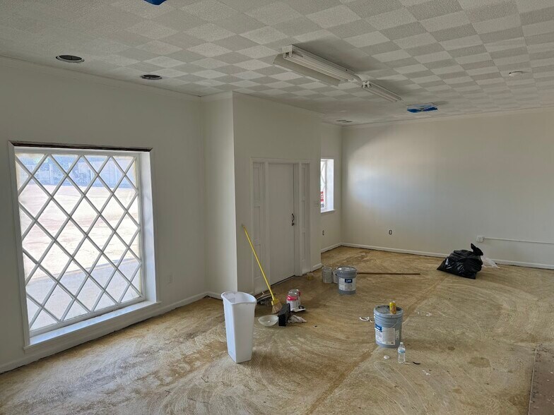 More Photos Of 1550 6th Ave SE, Decatur General Retail For Lease