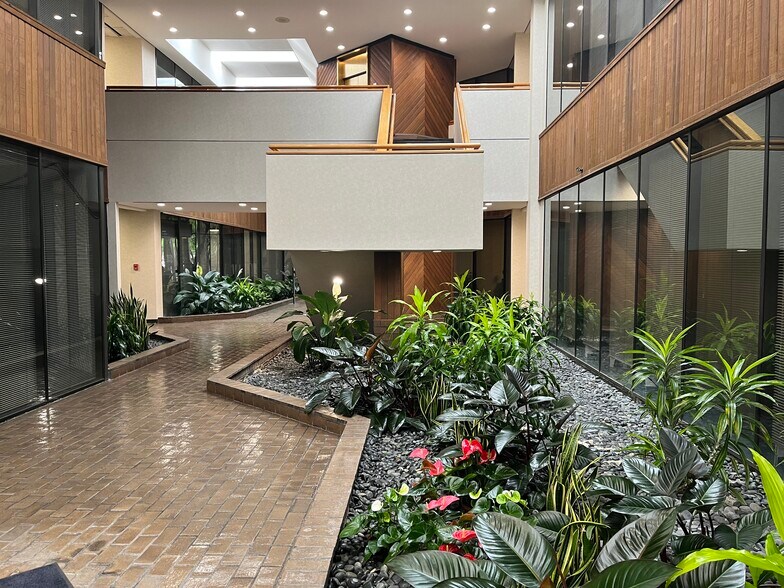 More Photos Of 700 Rockmead Dr, Kingwood Office For Lease