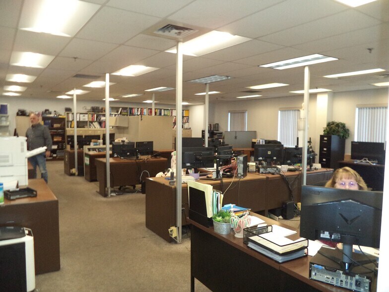 More Photos Of 79 Carl Dr, Manchester Warehouse For Sale