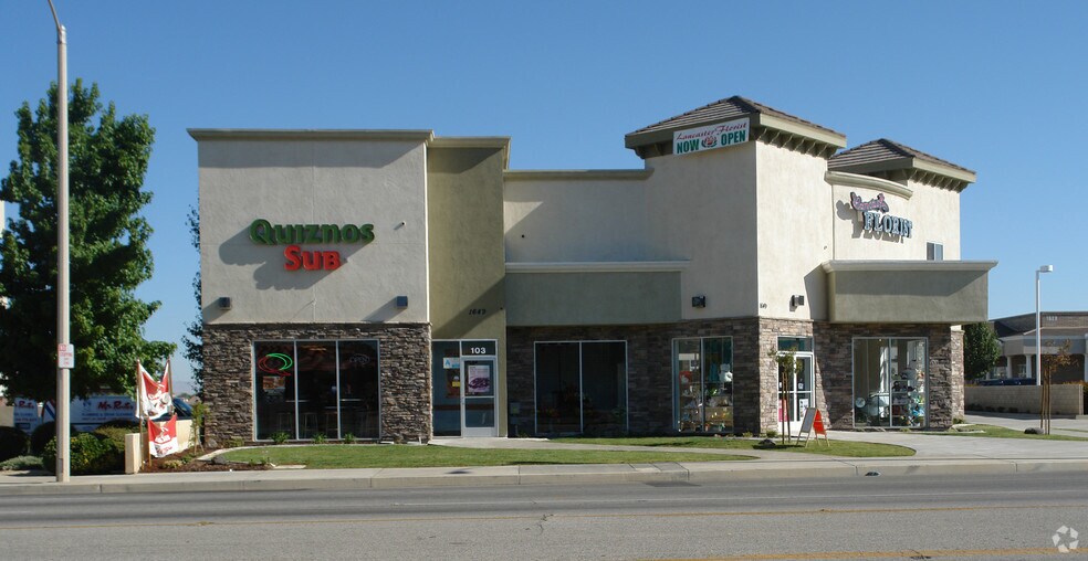 More Photos Of 1647-1649 W Avenue J, Lancaster Freestanding For Lease