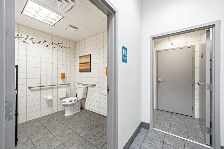 More Photos Of 2214 W Elk Ave, Elizabethton Auto Dealership For Sale