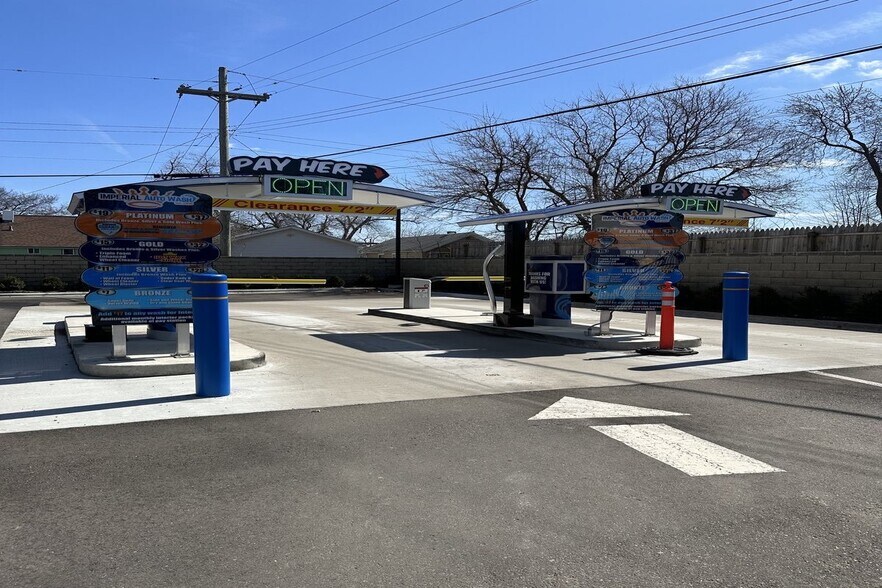 More Photos Of 521 Elizabeth Lake Rd, Waterford Carwash For Sale