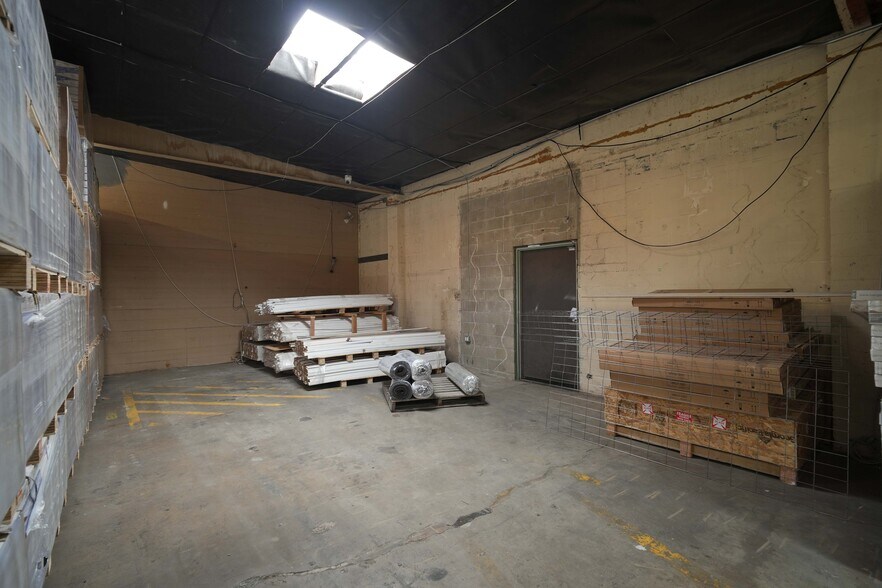 More Photos Of 11921 Sherman Way, North Hollywood Warehouse For Sale