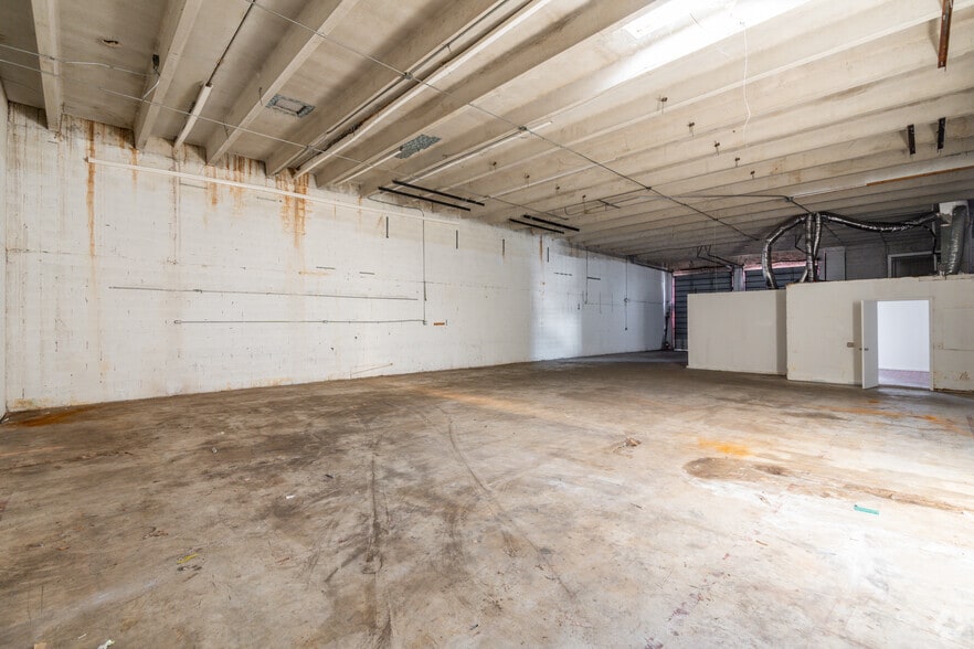 More Photos Of 4751-4797 NW 72nd Ave, Miami Warehouse For Lease