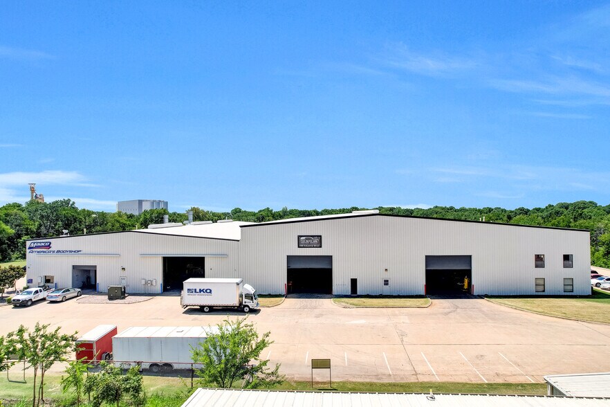 Primary Photo Of 190 Industrial Blvd, McKinney Manufacturing For Sale