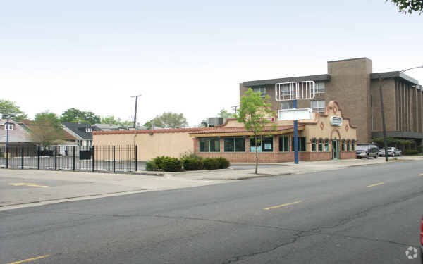 Primary Photo Of 2430 N Central Ave, Chicago Restaurant For Sale