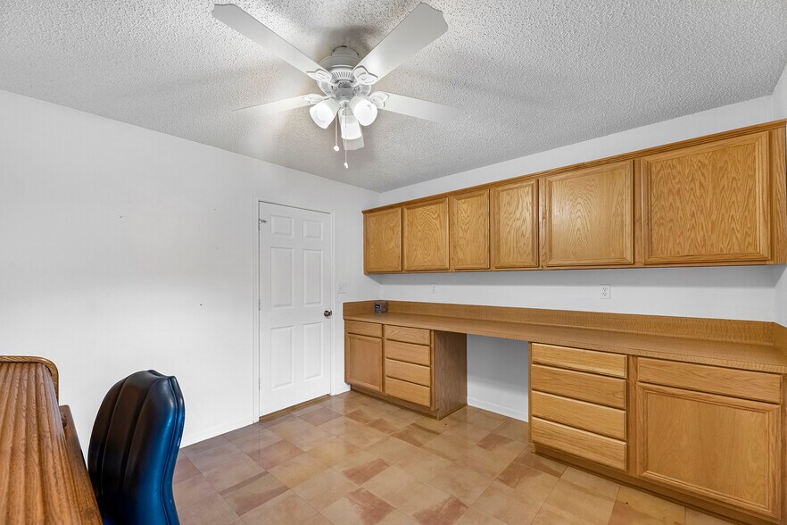 More Photos Of 7315 Pine St, Manvel Industrial For Sale